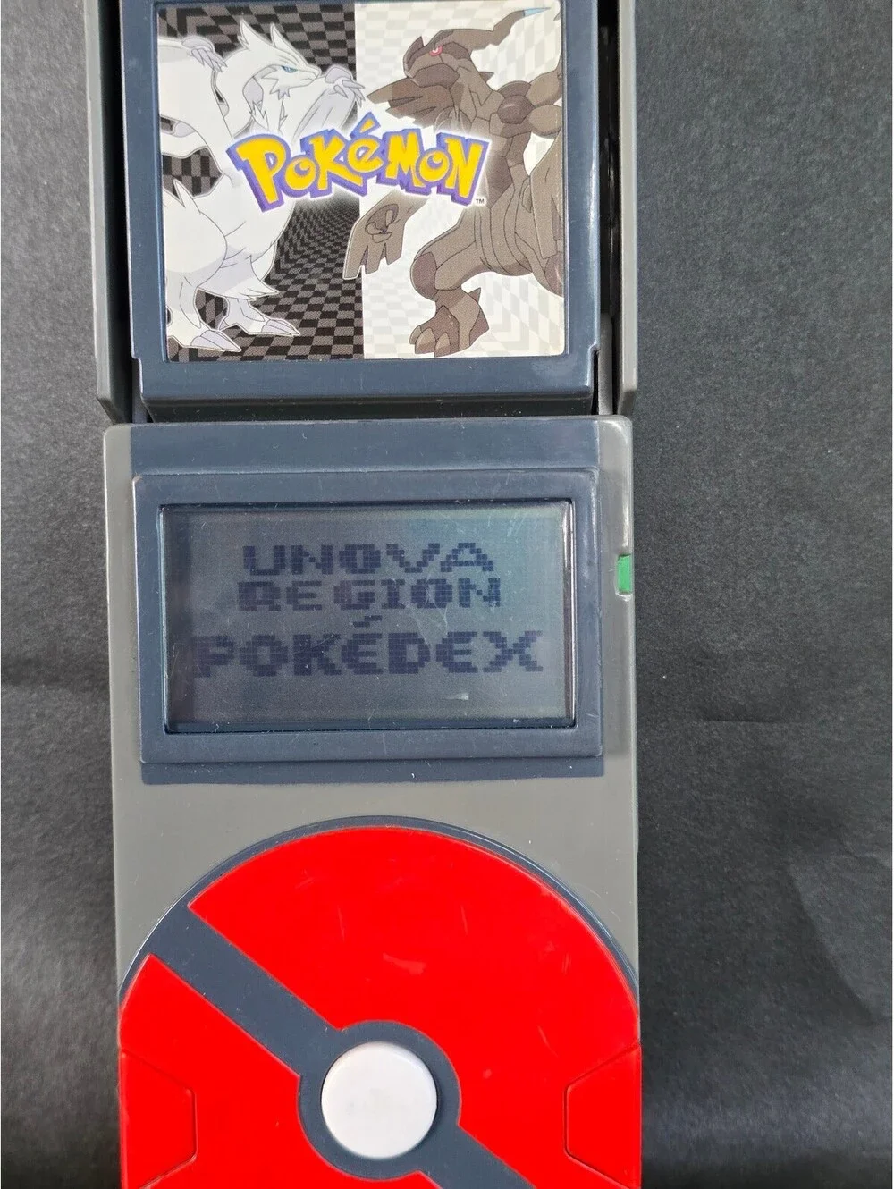 Pokémon Pokédex w/ Retro Pixel Display and Poké Jakks Pacific 2011 Works Great